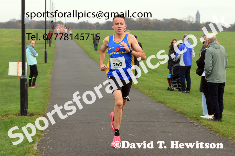 Mens and Womens 2025 Heaton Memorial 10k Road Race, Newcastle Town Moor, Sunday, November 9th. Photo: David T. Hewitson/Sports for All Pics